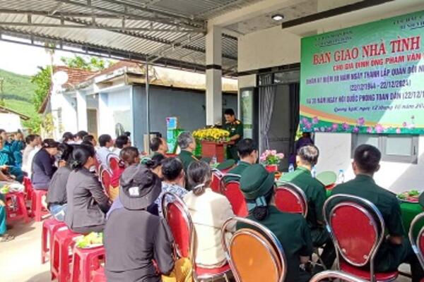 BÀN GIAO NHÀ TÌNH NGHĨA CHO GIA ĐÌNH THƯƠNG BINH CÓ HOÀN CẢNH KHÓ KHĂN